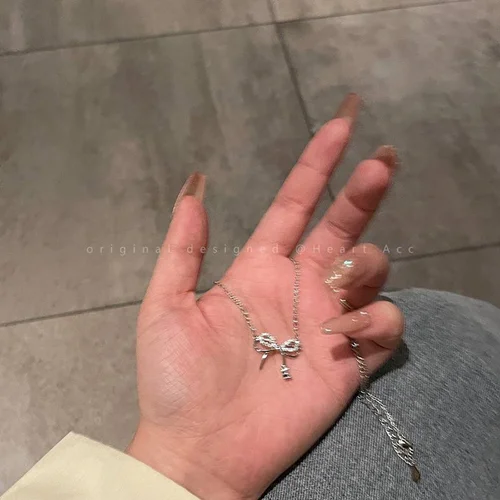 گردنبند پاپیونی نگینی ✨